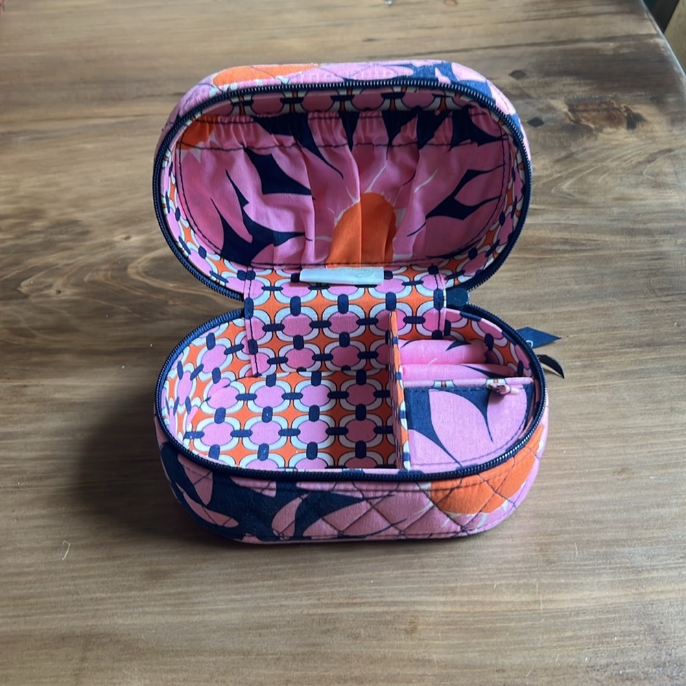 Vera Bradley Colorful Quilted jewelry Case - Picture 2 of 3